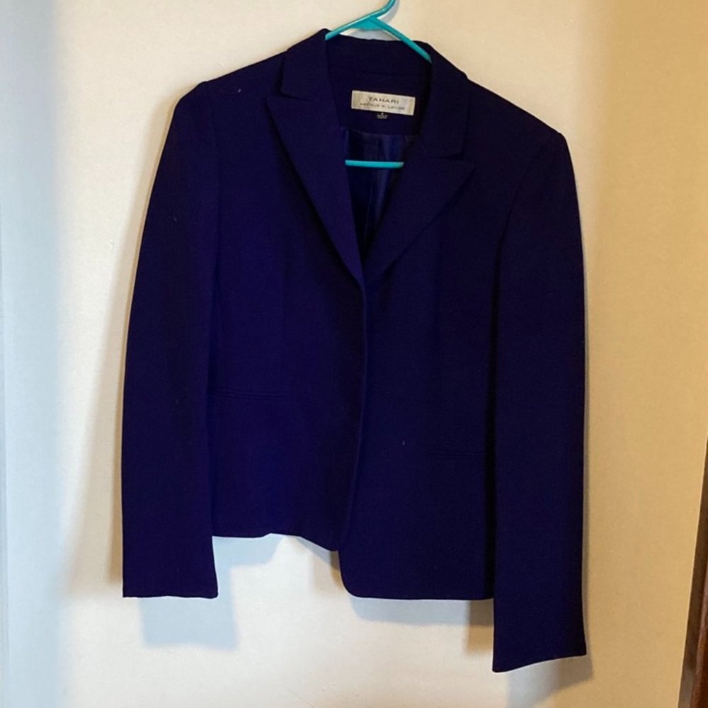Tahari Blazer